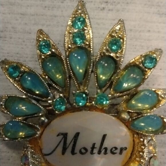 Vintage Mother of Pearl Pin - Picture 2 of 4